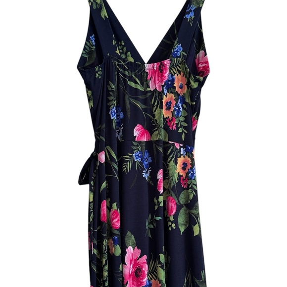 Le Lis Ranada Floral Navy Maxi Dress - Picture 6 of 8